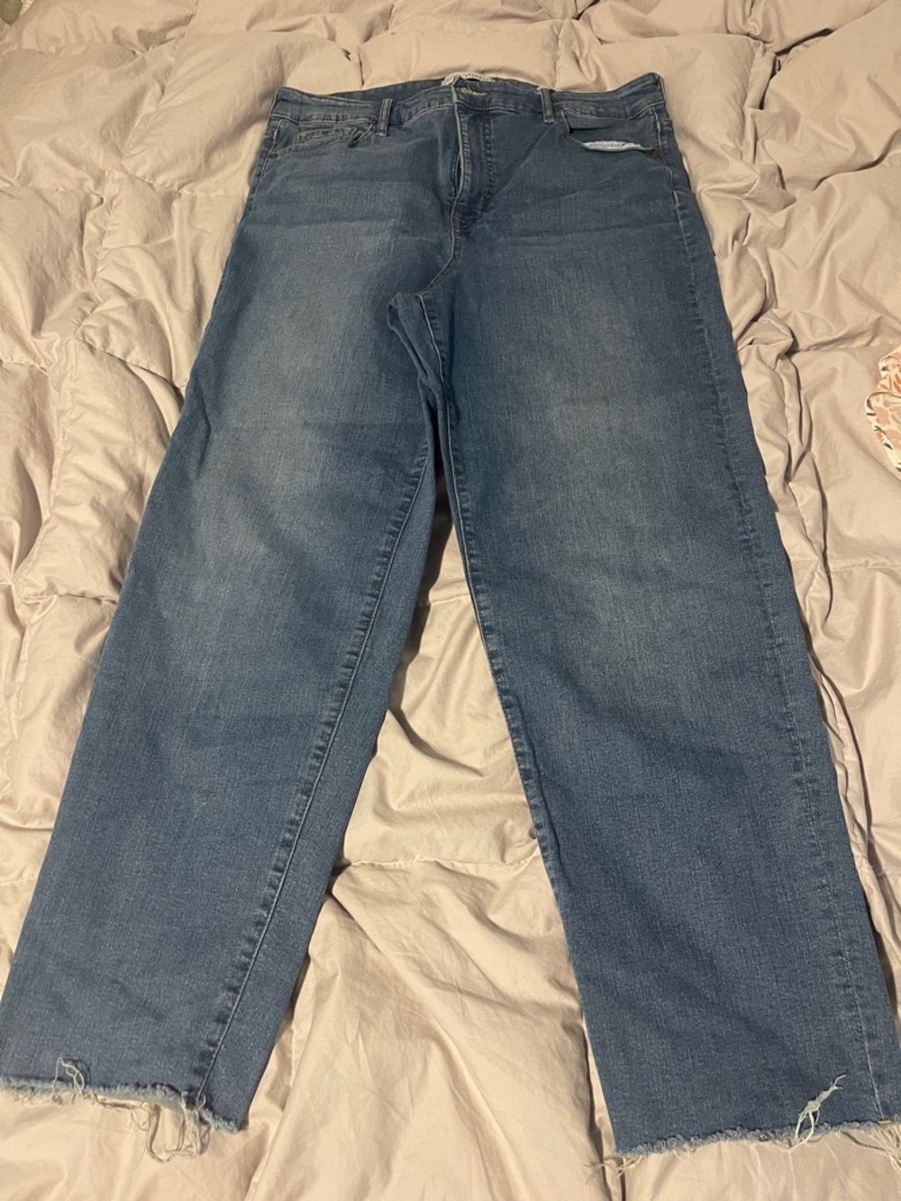 Straight Leg Women's Jeans in Medium Blue